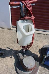 lot 29 image: Clarke C-Line Polisher