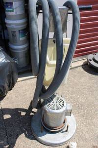 lot 26 image: Floor Cleaner (silver , unknown brand)
