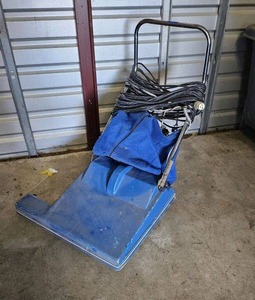lot 59 image: Powr-Flite Black Max Extractor