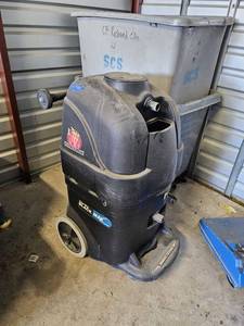 lot 57 image: Blue Commercial Vacuum Cleaner