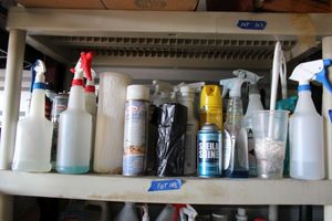 lot 108 image: Cleaning supplies and spray bottles