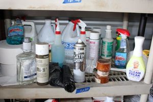lot 109 image: Cleaning supplies, jumbo toilet paper rolls