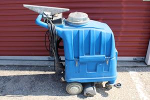 lot 90 image: Avenger AV 12QX Walk behind Floor Cleaner
