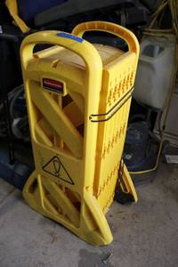 lot 87 image: Rubbermaid Caution Wet Floor signs and caddy