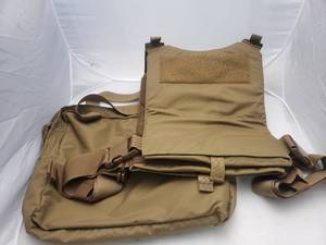 lot 36 image: Propper Critical Response Slick Plate Carrier w Carry Bag   Tan