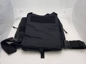 lot 37 image: Propper Critical Response Slick Plate Carrier w Carry Bag   Black