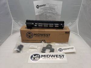 lot 116 image: Midwest Industries 10.5inch G4 M LOK Handguard   Black