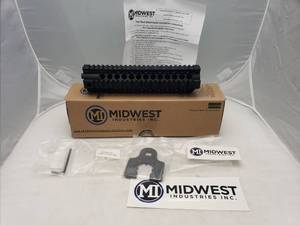 lot 117 image: Midwest 10inch Quad Rail Handguard