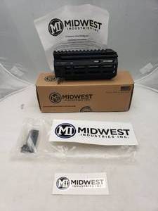 lot 118 image: Midwest Industries CZ Scorpion 6.75inch M Lok Handguard   Black