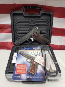 lot 1 image: BEAUTIFUL Sig Sauer 1911 w Magazine & Case