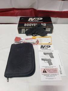 lot 253 image: Smith & Wesson M&P Bodyguard 380 Pistol w Case
