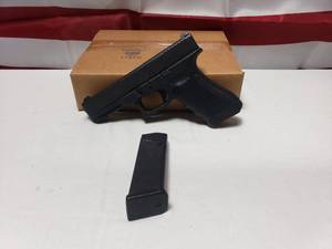 lot 603 image: NICE Glock 22 Gen 4 .40cal Pistol w Magazine