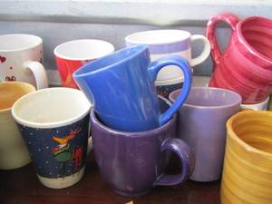 lot 36 image: lot of coffee cups & Bowls