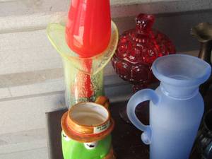 lot 43 image: Muppet KERMIT Frog cup, glass vase and blown glass vase