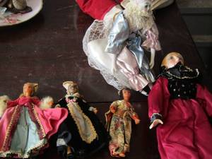 lot 51 image: vintage dolls, no name or markings qty 5