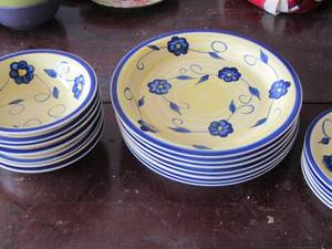 lot 59 image: GMT blue flower dish set- 7 dinner plates- 7 bowls- 5 saucers