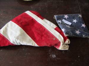 lot 64 image: 2 American flags
