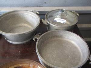 lot 73 image: Guardian pots qty 3 1 comes with lid