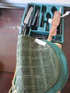 lot 90 image: kitchen utensils and place matts