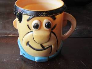 lot 123 image: Vintage FRED Flintstone handled kids cup