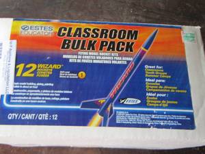 lot 140 image: classroom bulk flying model rocket kits in original box
