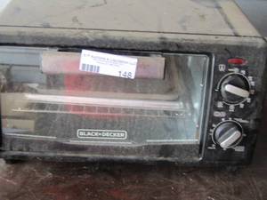 lot 148 image: Black and Decker TOASTER Oven
