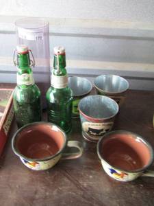 lot 172 image: farmers market mini buckets  qty 3 - 2 GROLSCH  green glass bottles - purple vase - 2 roasters cups