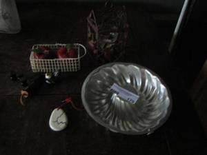 lot 179 image: kitchen dcor