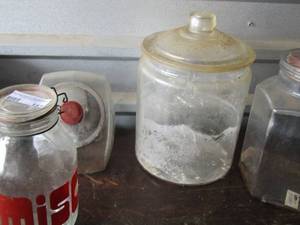 lot 183 image: large cookie jars, tea jar