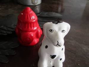 lot 195 image: fire hydrant - fire dog salt and pepper shakers, metal bird dcor piece