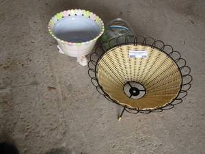 lot 199 image: mini fish tank,  wicker fruit basket, bunny footed colorful bowl