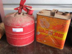 lot 204 image: 1.5 gallon aluminum vintage gas can - red vintage gas can