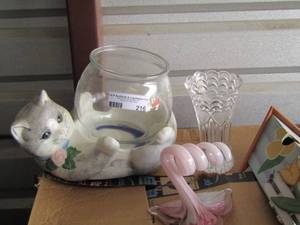 lot 216 image: wooden bird house- vase- pink glass slower- cat and bowl dcor