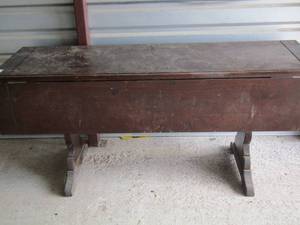 lot 220 image: DROPDOWN Dining table has 2 foldable sides