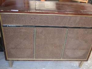 lot 26 image: AIRLINE STEREOPHONIC  STEREO WITH VARIOUS ALBUMS INCL - BOSTON, JIM CROCE, CCR & LOVERBOY PLUS