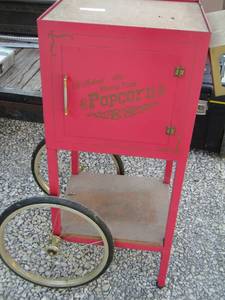 lot 225 image: BOTTOM HALF OF OLD FASHION POPCORN ROLLING CART