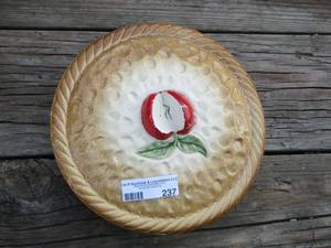 lot 237 image: APPLE PIEPLATE W COVER