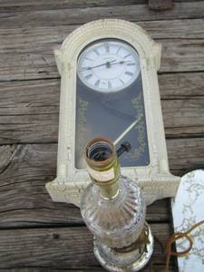 lot 229 image: MANTLE CLOCK, DESK LAMP. WALL SCONCE,  CAT, LAMP