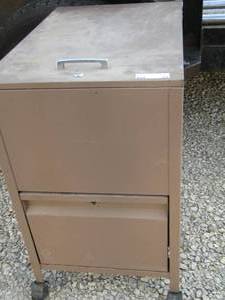 lot 29 image: ONE DRAWER & LIFT TOP FILE CABINET