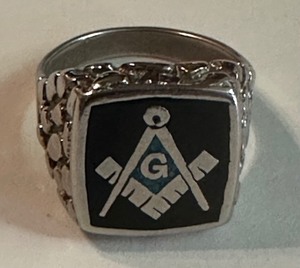 lot 246 image: MASONIC RING - NUGGET STYLE  SILVER , TURQUOISE AROUNG G , SIZE 10.5
