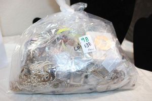lot 138 image: Large bag of broken jewelry, pieces, parts etc. Great for crafting, art pieces etc.
