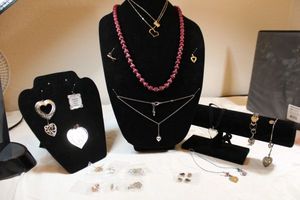 lot 105 image: Valentine and heart jewelry