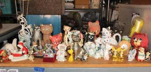 lot 173 image: Cat Figurines and resin cat lamp