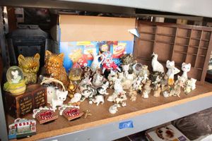 lot 174 image: Cat Figurines with miniature wood display box
