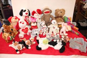 lot 178 image: Plush toy animals - Valentines toys, sock monkey, TY Beanies and more.