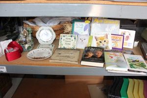 lot 180 image: Home Dcor - Books, Home wall plaques