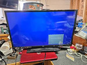 lot 190 image: RCA 32 LED LCD Full HDTV Screen