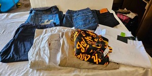 lot 196 image: Mens 42-46 shorts plus 3XL Faith shirt