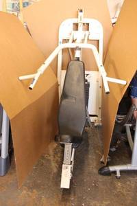 lot 202 image: HOIST weight lifting machine