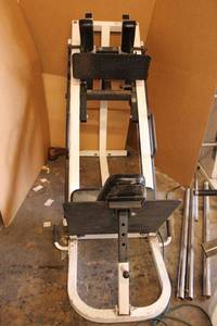 lot 205 image: Paramount weight machine for squats and leg press